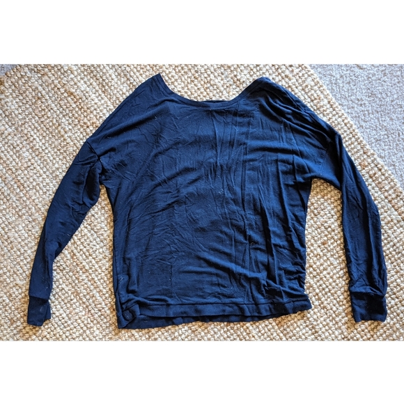 Workout Top, first pic is the back - Picture 2 of 2